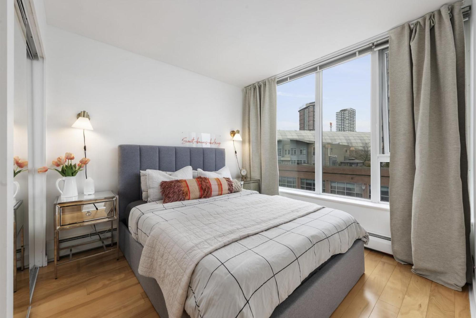 Lovely One-Bedroom Apartment With Pool, Hot Tub, And Gym In The Heart Of Downtown, Skytrain 3Min Away Vancouver Extérieur photo