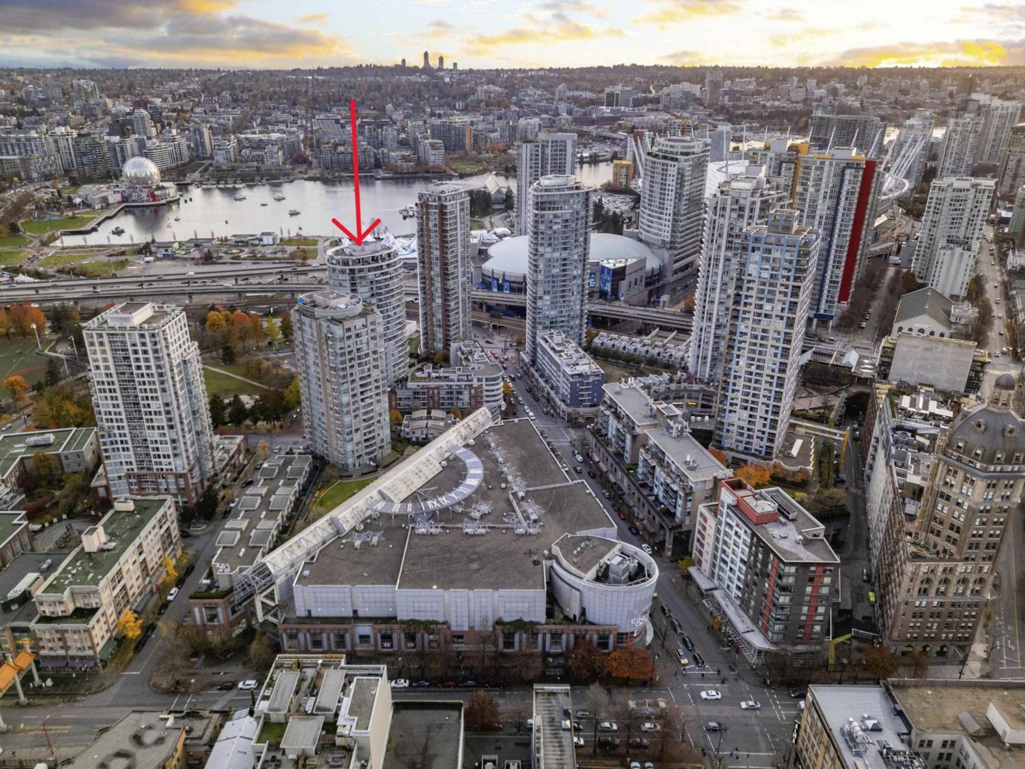 Lovely One-Bedroom Apartment With Pool, Hot Tub, And Gym In The Heart Of Downtown, Skytrain 3Min Away Vancouver Extérieur photo